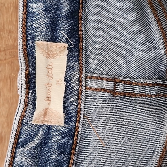 Altar'd State Distressed Straight Leg Jean's Size 25 - Picture 2 of 5